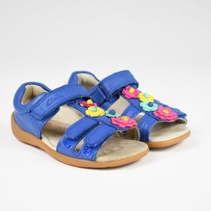 clarks flip flops girls